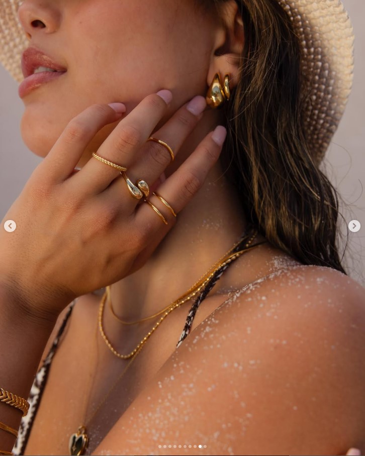 Yüzüğün Zarafeti Parmaklarınızda: En Şık Modeller ve Seçim Rehberi